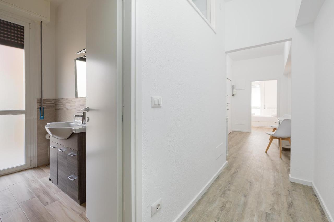 Cagnola Cozy Apartament With Balcony Milano Exterior foto