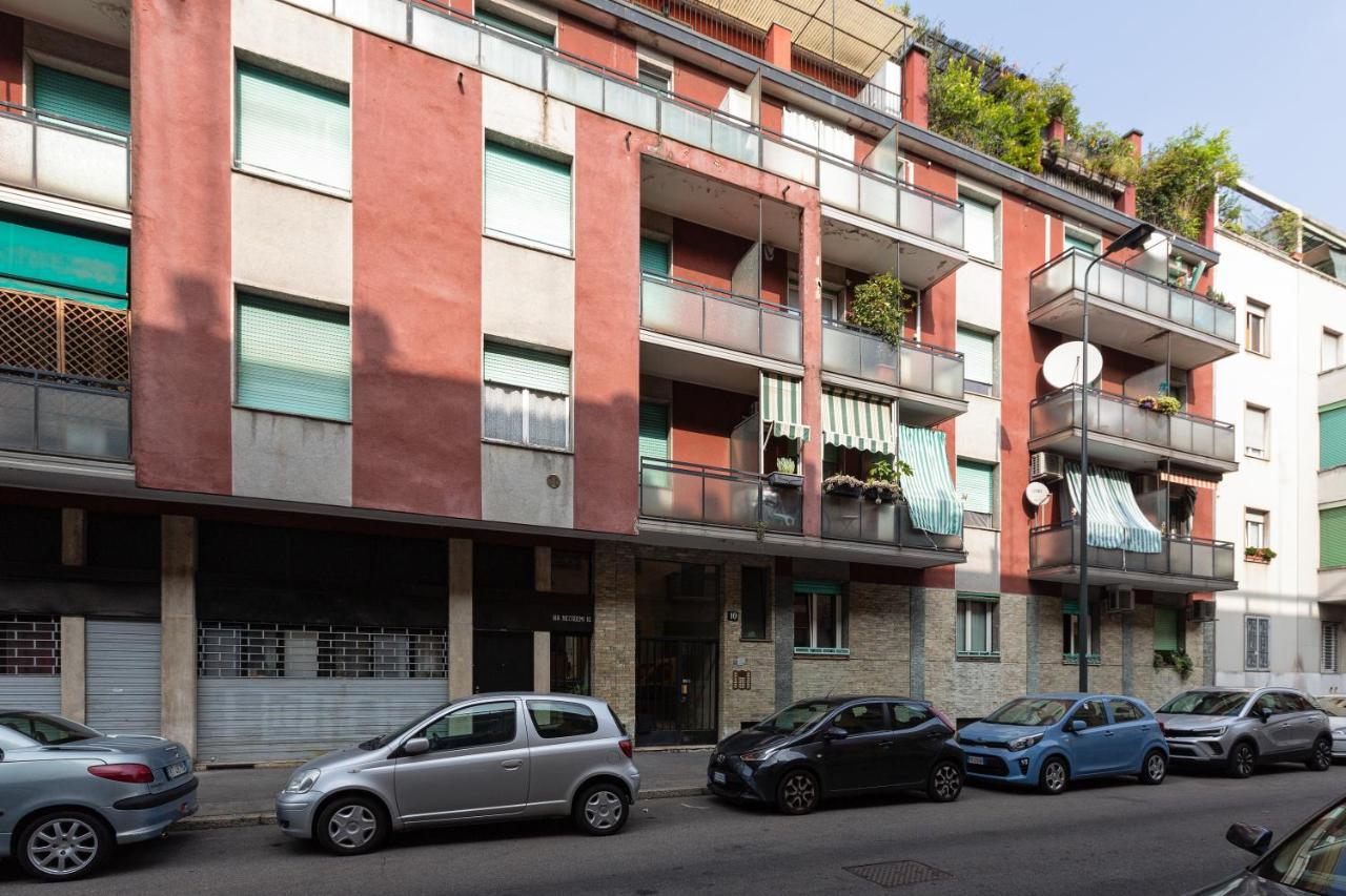 Cagnola Cozy Apartament With Balcony Milano Exterior foto